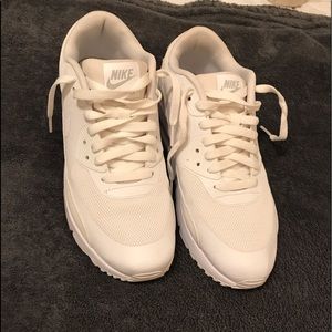 White Nike Air Max 90 Ultra